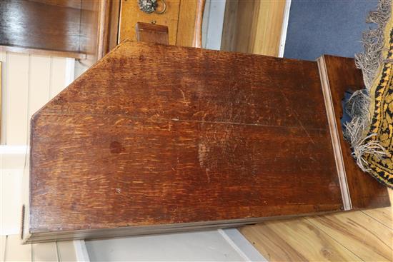 A George III oak bureau W.92cm